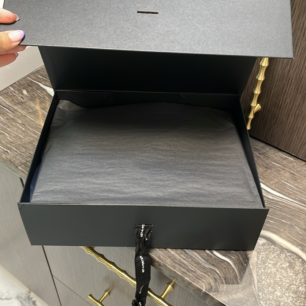 Net-A-Porter Black Gift Box - Picture 10 of 11